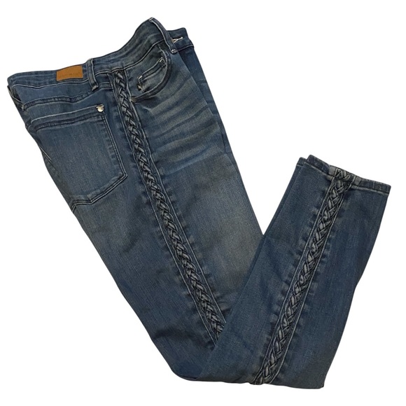 Judy Blue Plus Braid Detail Mid-Rise Jean Relaxed Fit - Picture 1 of 10